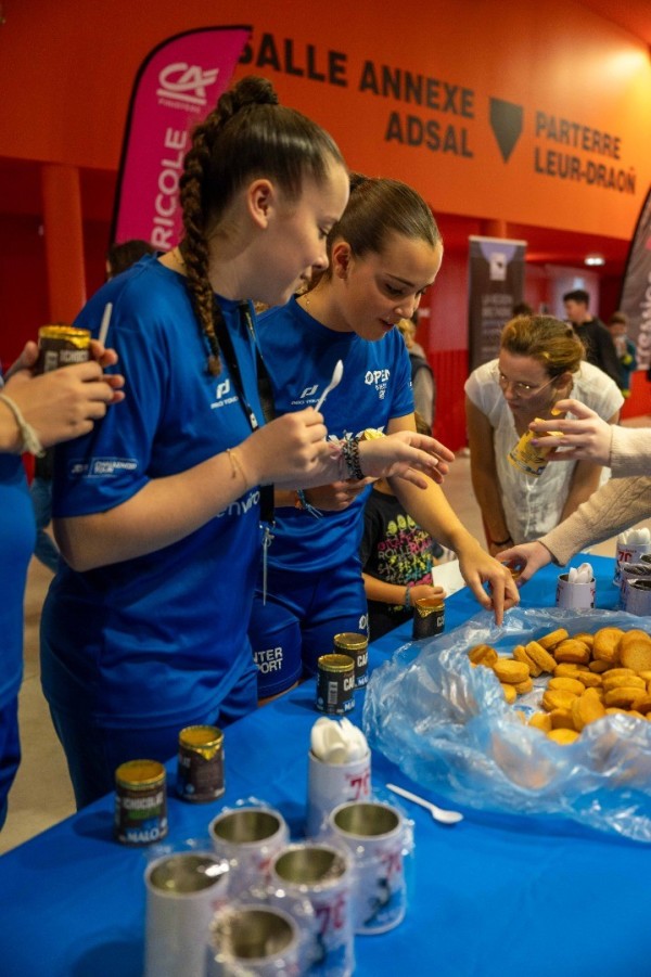 Degustation_des_yaourts_Malo_a_lOpen_Brest_Credit_Agricole_Degustation_des_yaourts_Malo_a_lOpen_Brest_Credit_Agricole